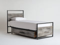 Camas individuales con estructura de metal y madera 210x100x95 cm - gris envejecido y negro - diseño industrial con cajón inferior